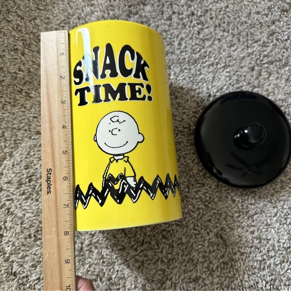 SNOOPY PEANUTS CHARLIE BROWN CERAMIC Treat JAR Treat Canister 2021 Yellow Black - Picture 6 of 8